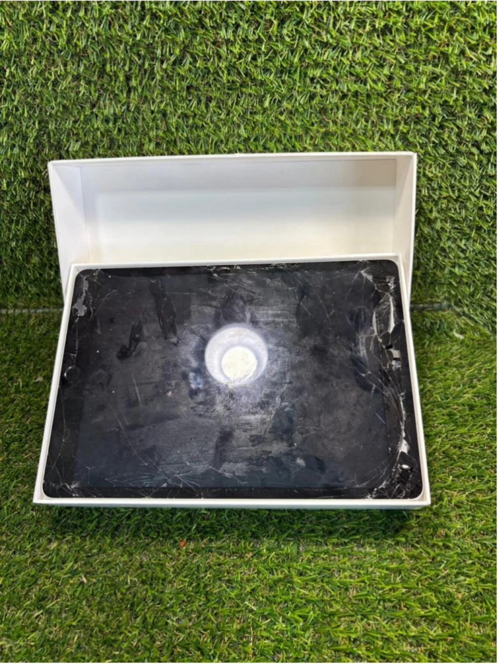 Apple iPad Tablet One Size Black White Damaged #1036